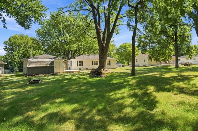 125 Hackberry Hill, Orono, MN 55356