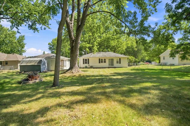 125 Hackberry Hill, Orono, MN 55356
