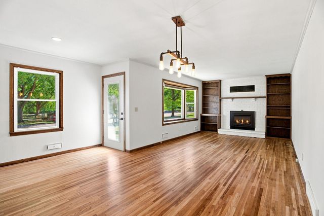 125 Hackberry Hill, Orono, MN 55356