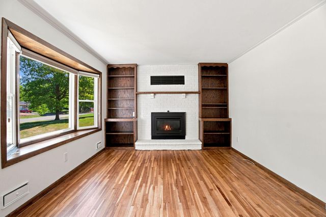 125 Hackberry Hill, Orono, MN 55356