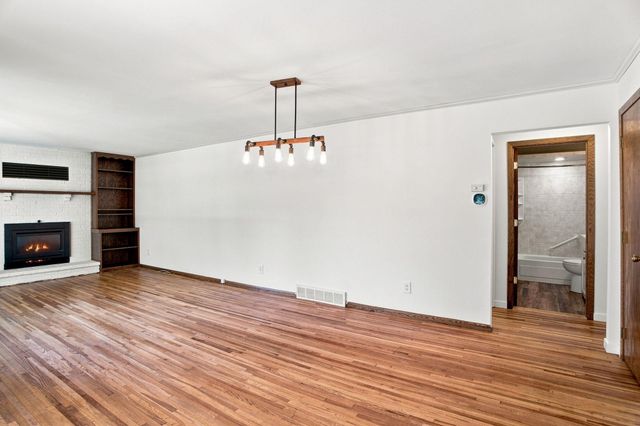 125 Hackberry Hill, Orono, MN 55356