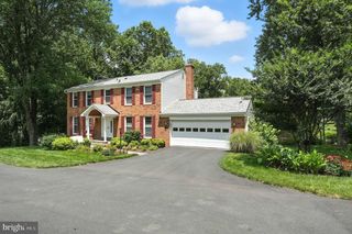 6018 LINCOLNWOOD CT, Burke, VA 22015