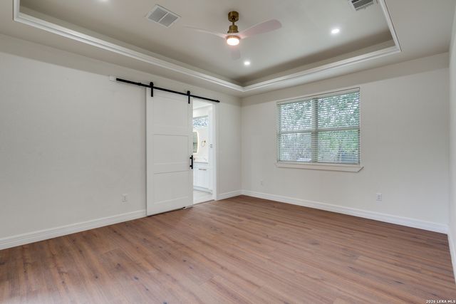 930 S PINE ST, San Antonio, TX 78210