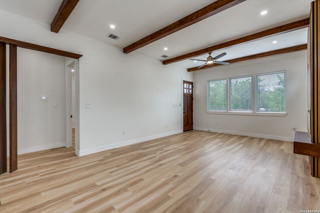 930 S PINE ST, San Antonio, TX 78210
