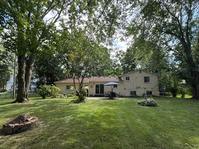 3584 W Maple Road, Wixom, MI 48393