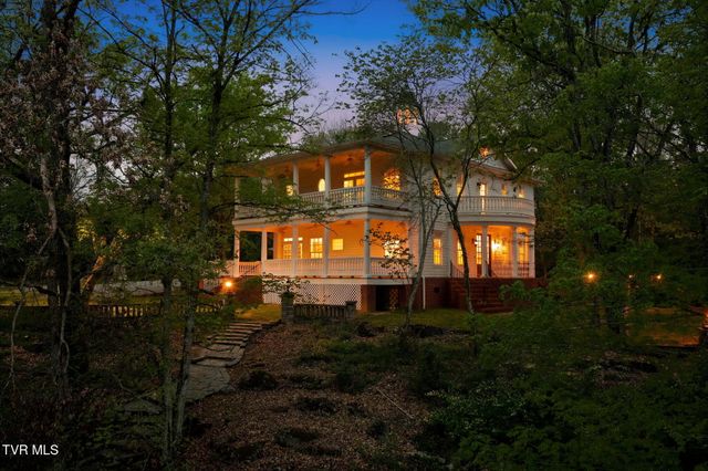 133 Knob Creek Dock Road, Johnson City, TN 37601