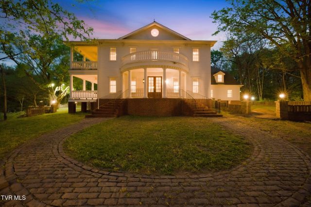 133 Knob Creek Dock Road, Johnson City, TN 37601