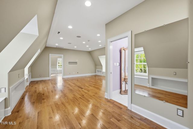 133 Knob Creek Dock Road, Johnson City, TN 37601