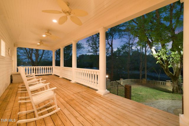 133 Knob Creek Dock Road, Johnson City, TN 37601