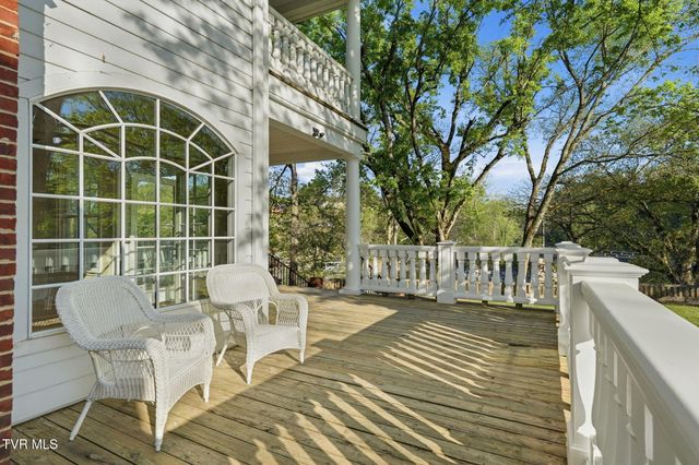 133 Knob Creek Dock Road, Johnson City, TN 37601