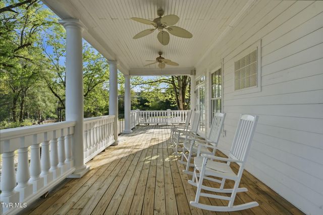 133 Knob Creek Dock Road, Johnson City, TN 37601