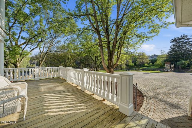 133 Knob Creek Dock Road, Johnson City, TN 37601