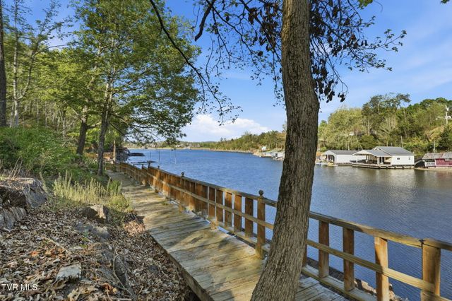 133 Knob Creek Dock Road, Johnson City, TN 37601