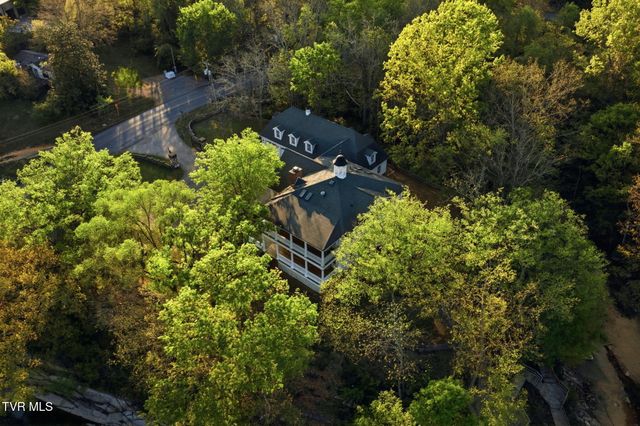 133 Knob Creek Dock Road, Johnson City, TN 37601