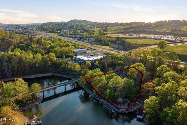 133 Knob Creek Dock Road, Johnson City, TN 37601