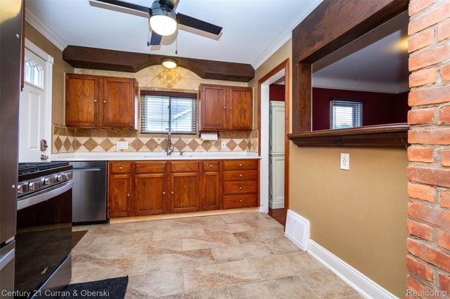 231 Academy Street, Ferndale, MI 48220