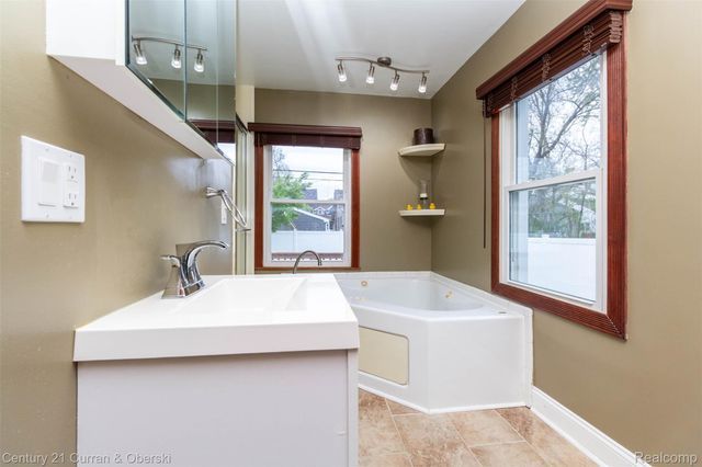 231 Academy Street, Ferndale, MI 48220