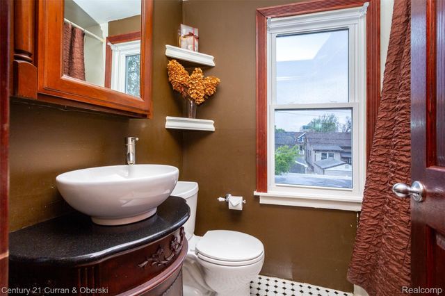 231 Academy Street, Ferndale, MI 48220