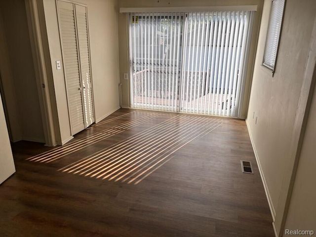 5630 N Crown Street, Westland, MI 48185