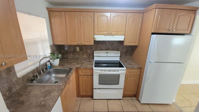 4101 NW 26th St 261, Lauderhill, FL 33313