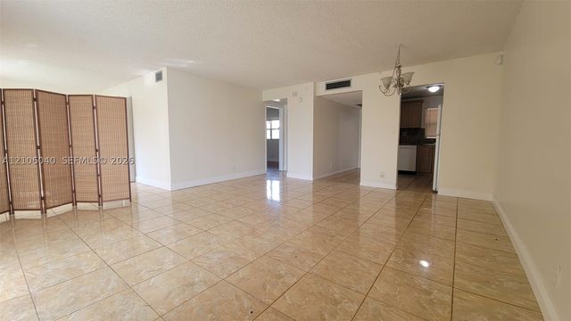 4101 NW 26th St 261, Lauderhill, FL 33313