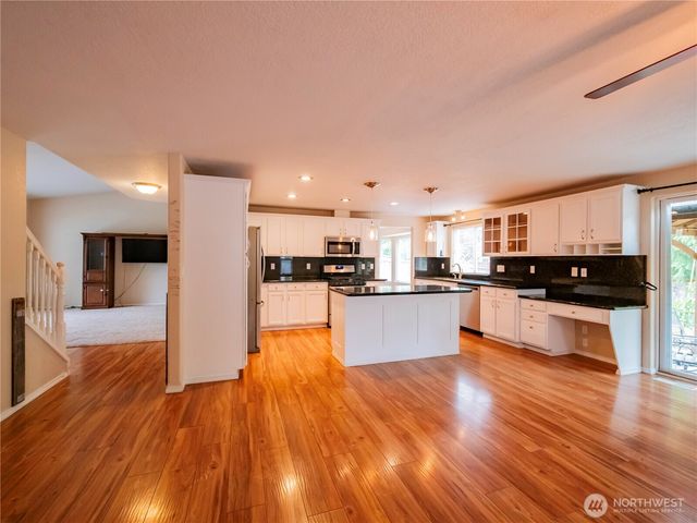 4932 SISKIYOU Loop SE, Olympia, WA 98501