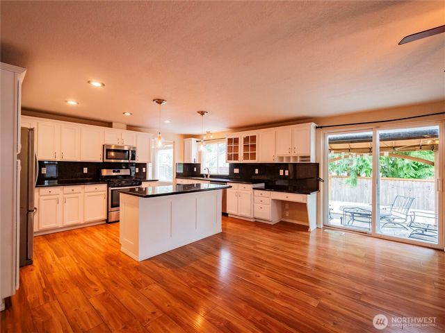 4932 SISKIYOU Loop SE, Olympia, WA 98501