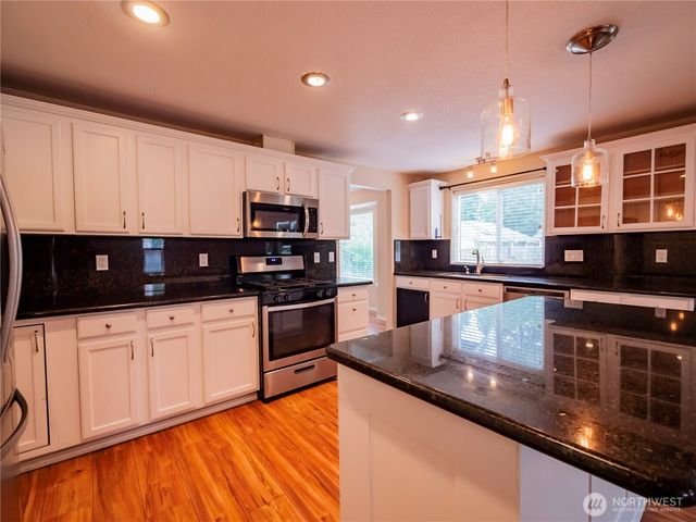 4932 SISKIYOU Loop SE, Olympia, WA 98501