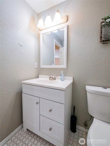 4932 SISKIYOU Loop SE, Olympia, WA 98501