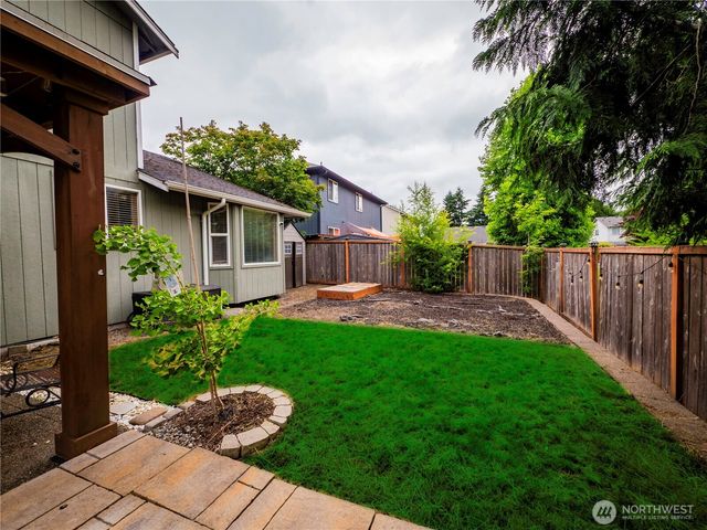4932 SISKIYOU Loop SE, Olympia, WA 98501