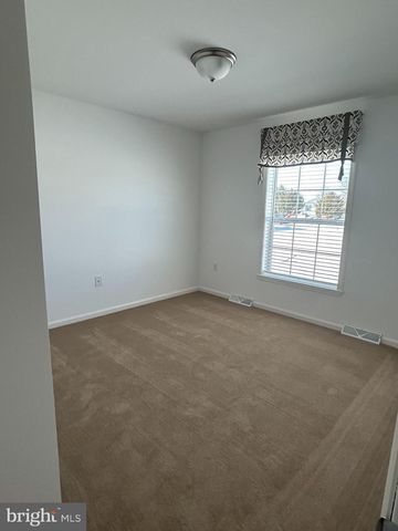 432 EASTWOOD LN, Lancaster, PA 17601