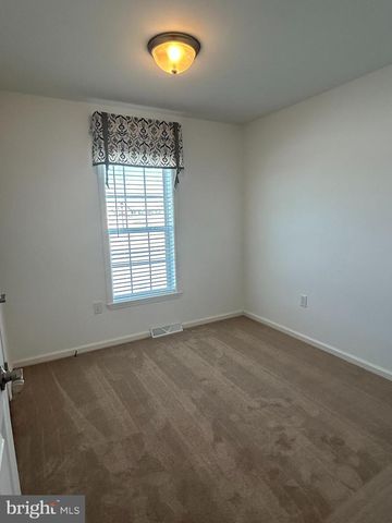432 EASTWOOD LN, Lancaster, PA 17601