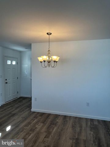 432 EASTWOOD LN, Lancaster, PA 17601