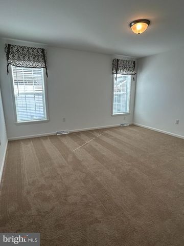 432 EASTWOOD LN, Lancaster, PA 17601
