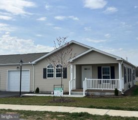 432 EASTWOOD LN, Lancaster, PA 17601