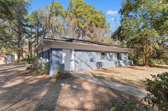 411 E Wine St., Mullins, SC 29574