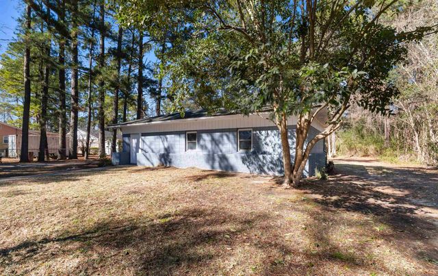 411 E Wine St., Mullins, SC 29574