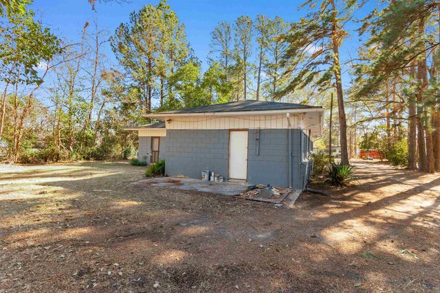 411 E Wine St., Mullins, SC 29574
