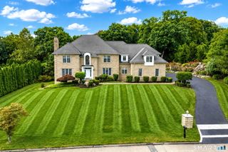 914 Rainbow Trail, Orange, CT 06477