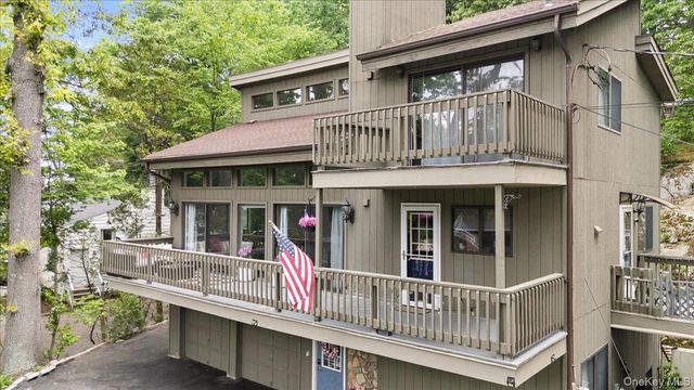 549 Westbrook Drive, Cortlandt Manor, NY 10567