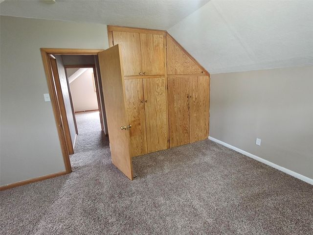 1460 Hollywood Boulevard NE, Cedar Rapids, IA 52402