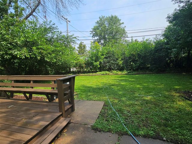 1460 Hollywood Boulevard NE, Cedar Rapids, IA 52402