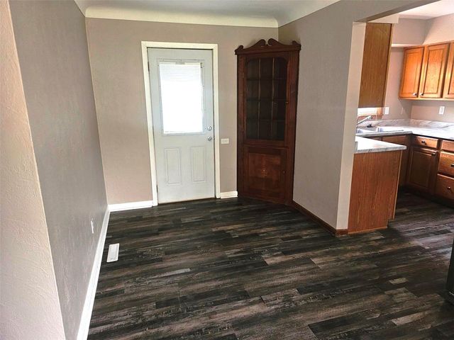 1460 Hollywood Boulevard NE, Cedar Rapids, IA 52402