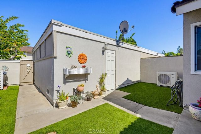 5595 Tiffany Ave, Garden Grove, CA 92845