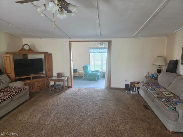 38147 Hunter Camp Road, Lisbon, OH 44432