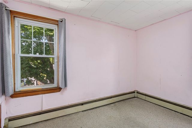 60 Cottage Avenue, Portsmouth, RI 02871