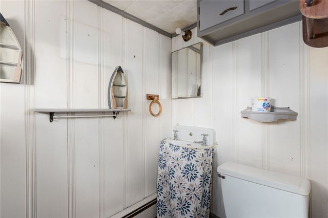 60 Cottage Avenue, Portsmouth, RI 02871