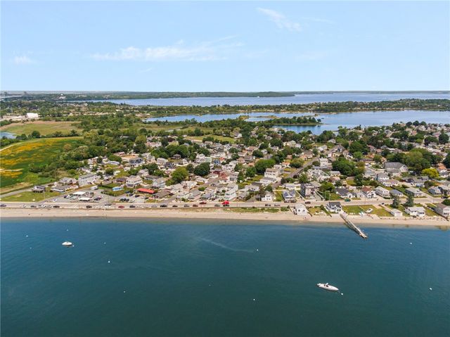60 Cottage Avenue, Portsmouth, RI 02871