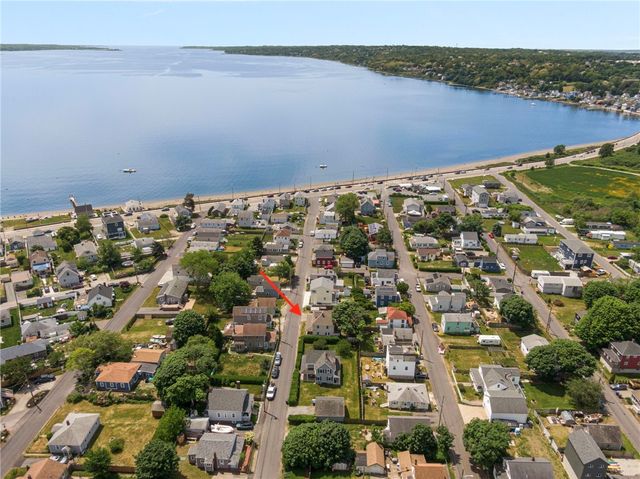 60 Cottage Avenue, Portsmouth, RI 02871