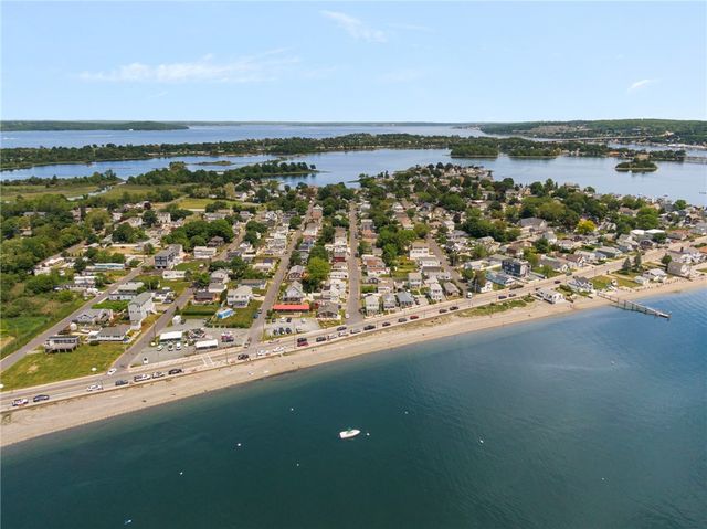 60 Cottage Avenue, Portsmouth, RI 02871